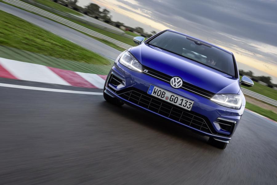  Volkswagen Golf R 5-Door 2017 года  (WW) (фото 13 из 27)